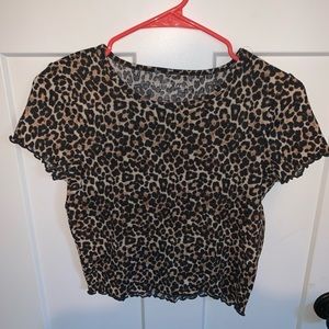 Cropped cheetah print top